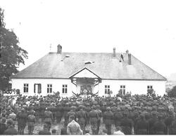 Uroczystość odsłonięcia tablicy pamiątkowej 20-lecie Szkoły Strzeleckiej w Stróży-NAC, Sygn.1-N-1763a-16